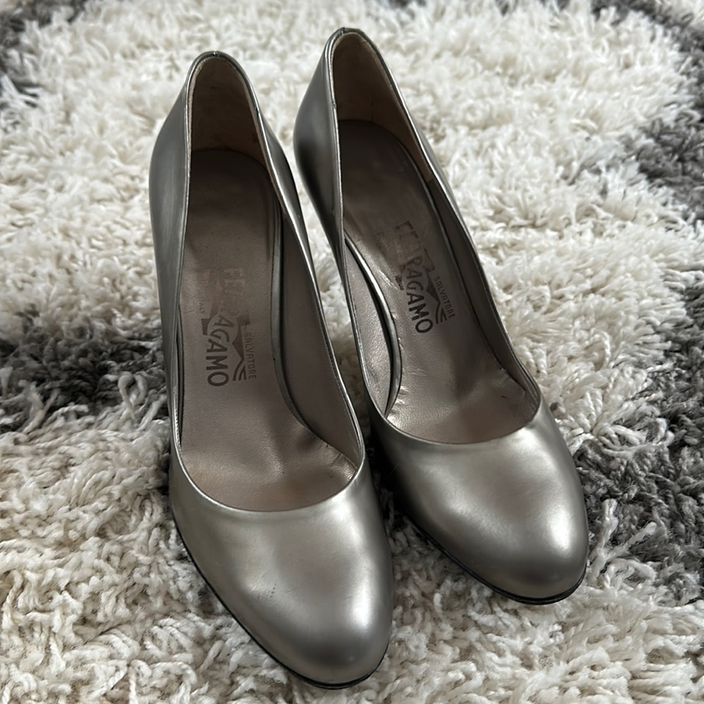 Pewter Salvatore Ferragamo Pumps